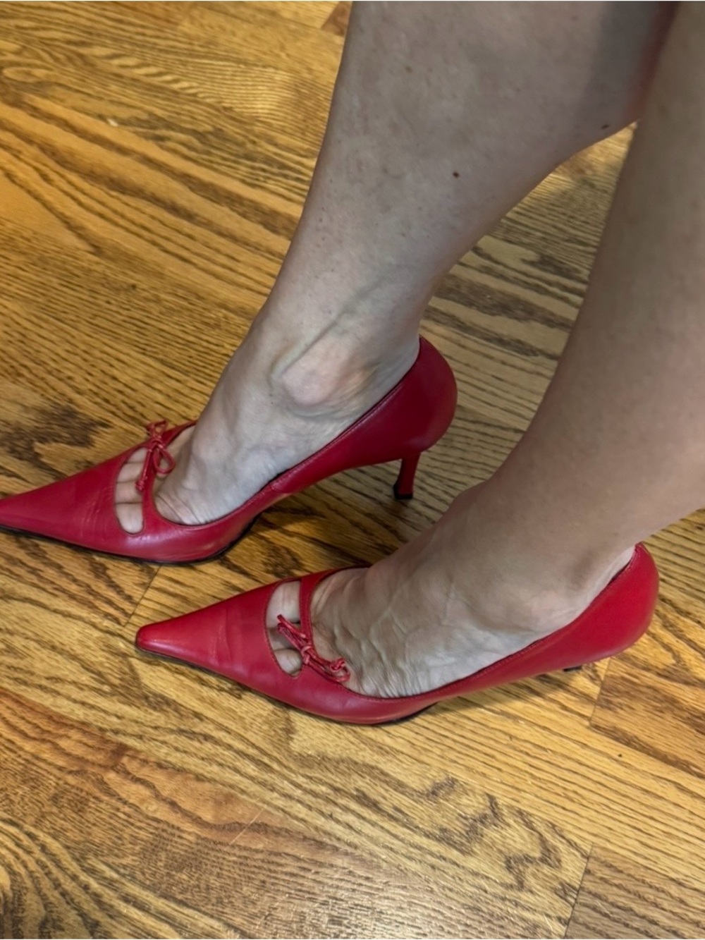 Charles David Red Pointed-Toe Pumps with Front Tie Decoration - Picture 11 of 11